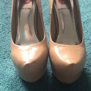 HEELS TAN PUMPS RED CIRCLE SIZE 8 (USED)